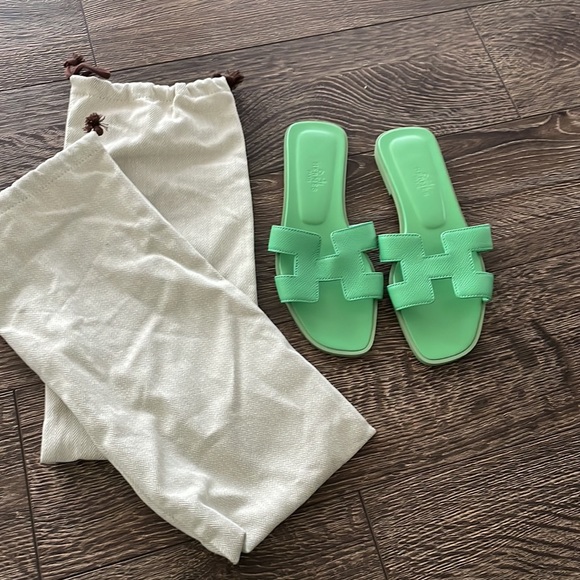 NWT Hermes Green Oran Size 5 Sandals. - Picture 2 of 5